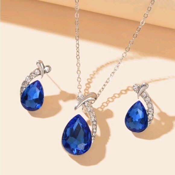 Jewelry - Silver & Blue Teardrop Necklace & Earrings Set